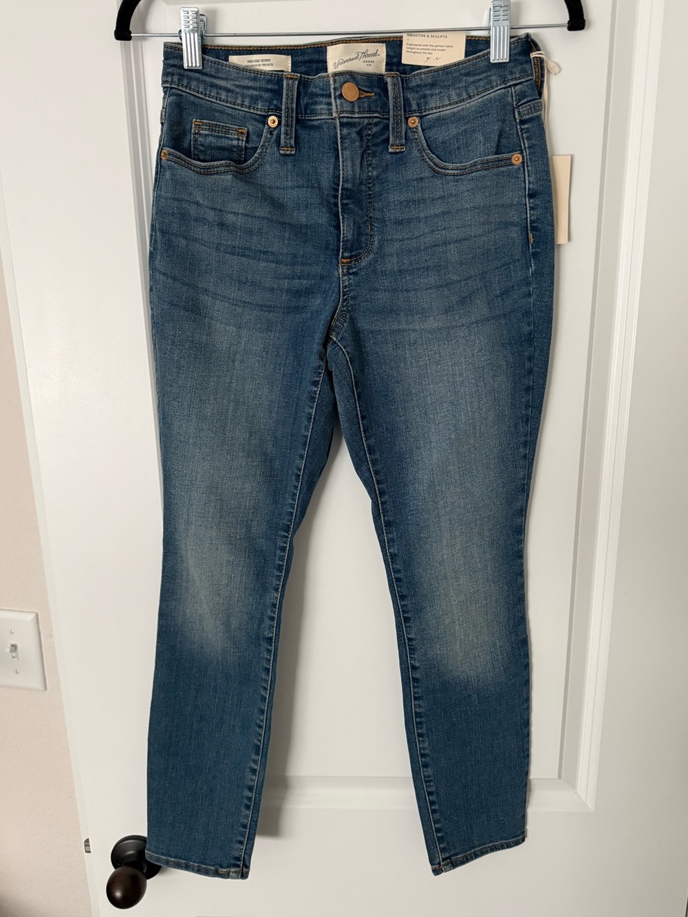 Universal Thread Women's Dark Blue Skinny Jeans